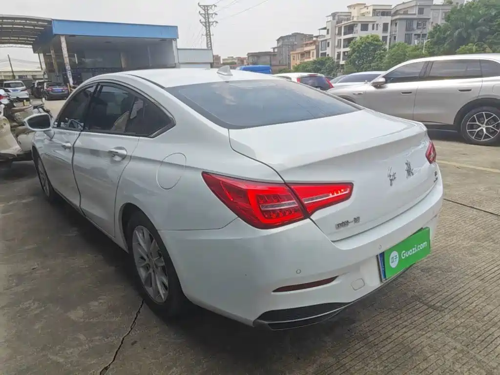 Hongqi Hongqi H5 — миниатюра 5