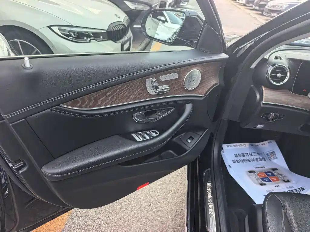 Mercedes-Benz E-Class — миниатюра 8