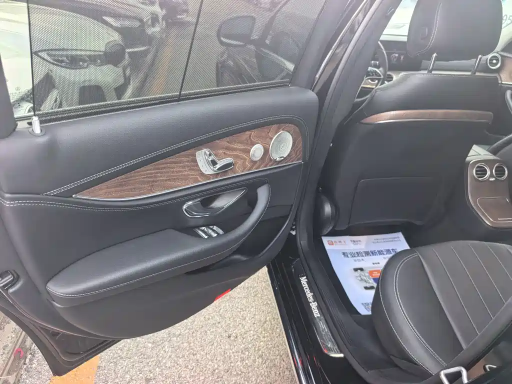 Mercedes-Benz E-Class — миниатюра 14