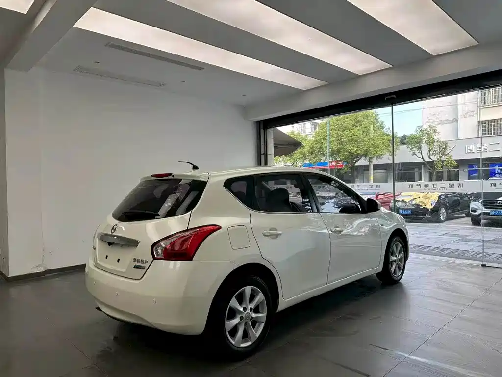 Nissan Tiida — миниатюра 9
