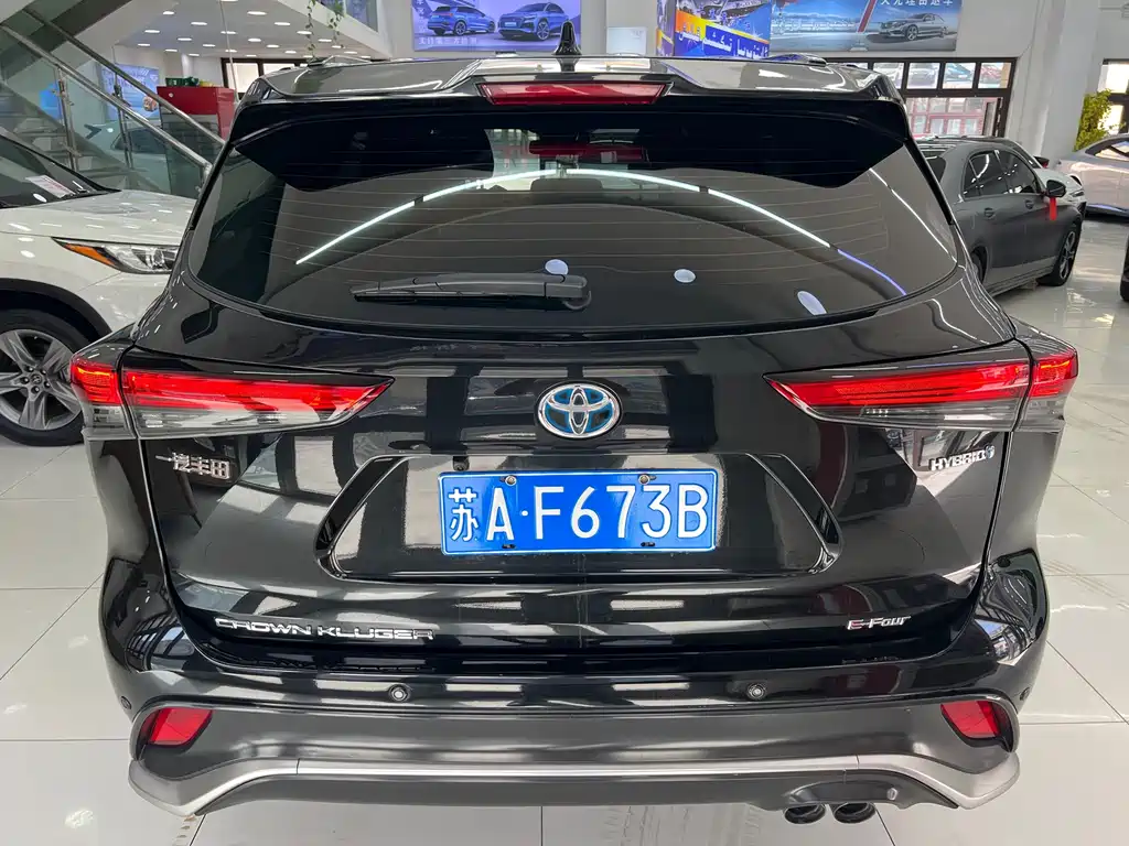 Toyota Crown Kluger — миниатюра 9