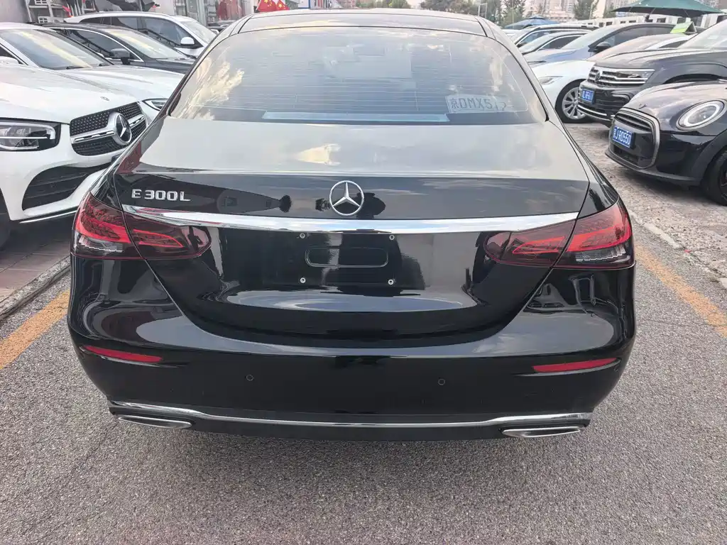 Mercedes-Benz E-Class — миниатюра 5