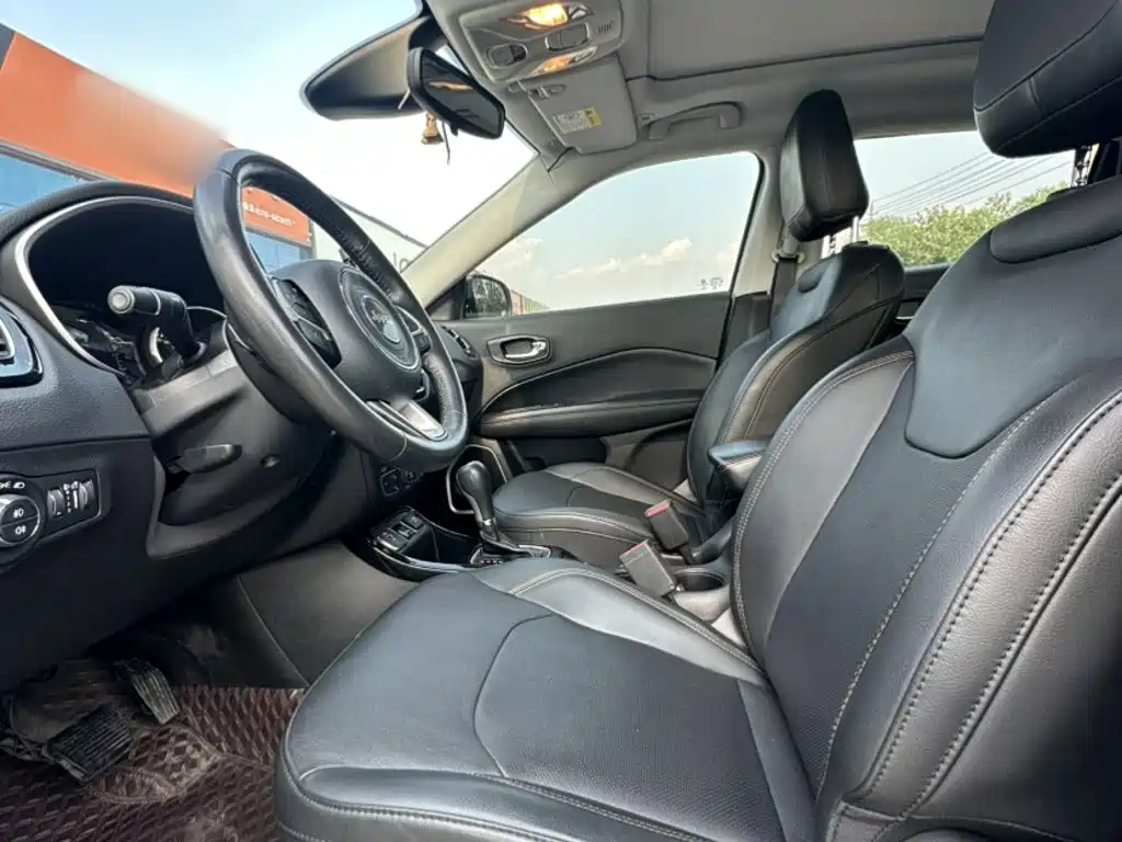 Jeep Compass — миниатюра 14