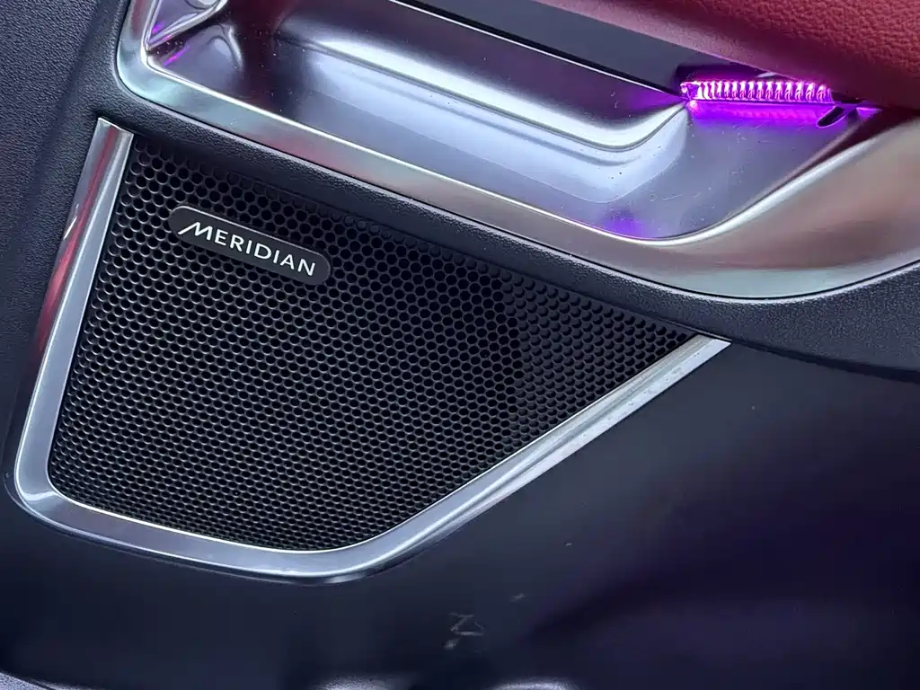 Jaguar E-PACE — миниатюра 7