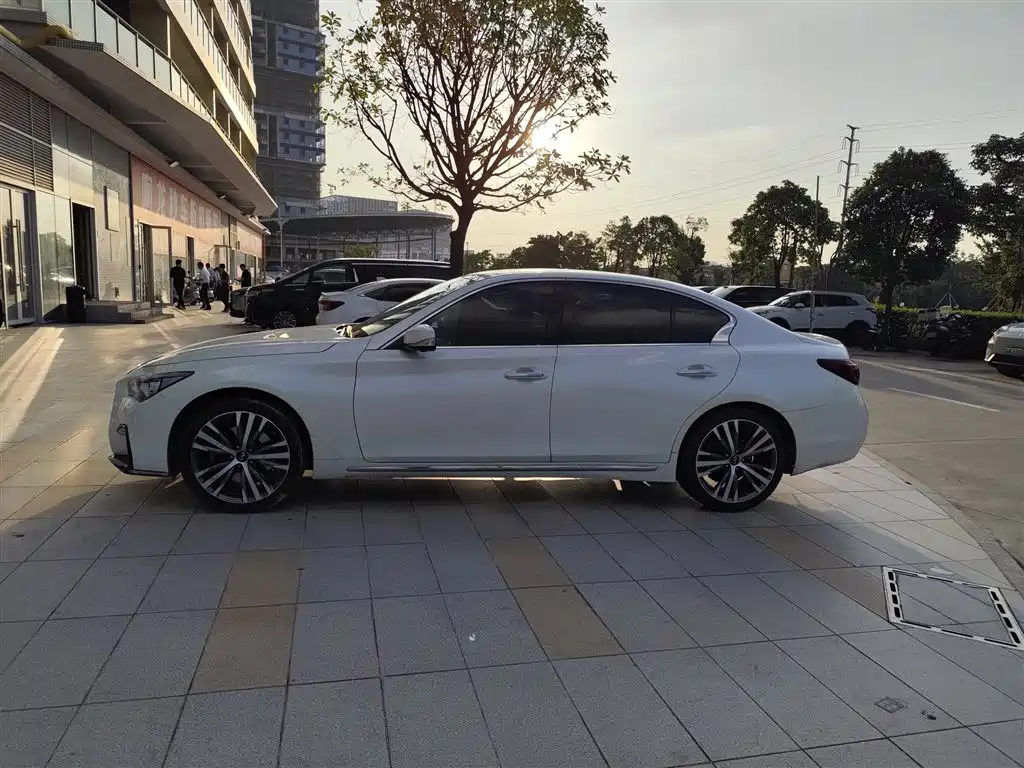 Infiniti Q50L — миниатюра 3