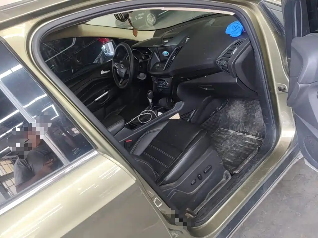 Ford Kuga — миниатюра 9