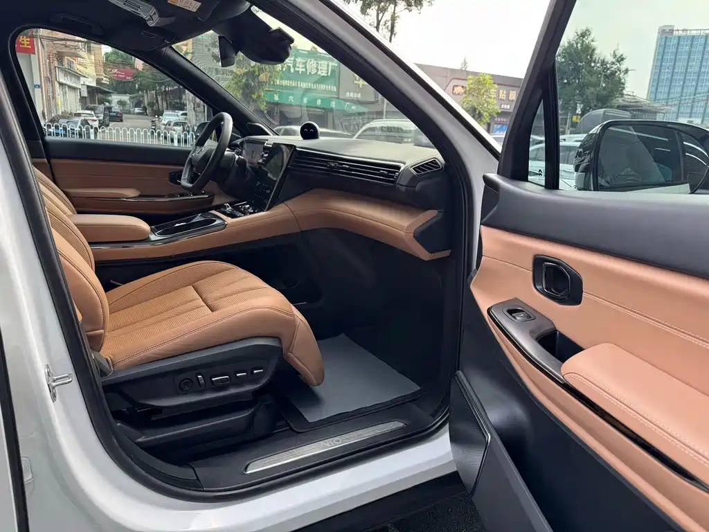 NIO ES8 — миниатюра 17