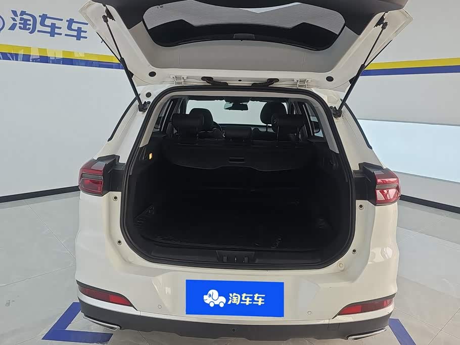 CHERY Tiggo 7 PLUS 1.5 л 2022 г. Белый, пробег 46100 км