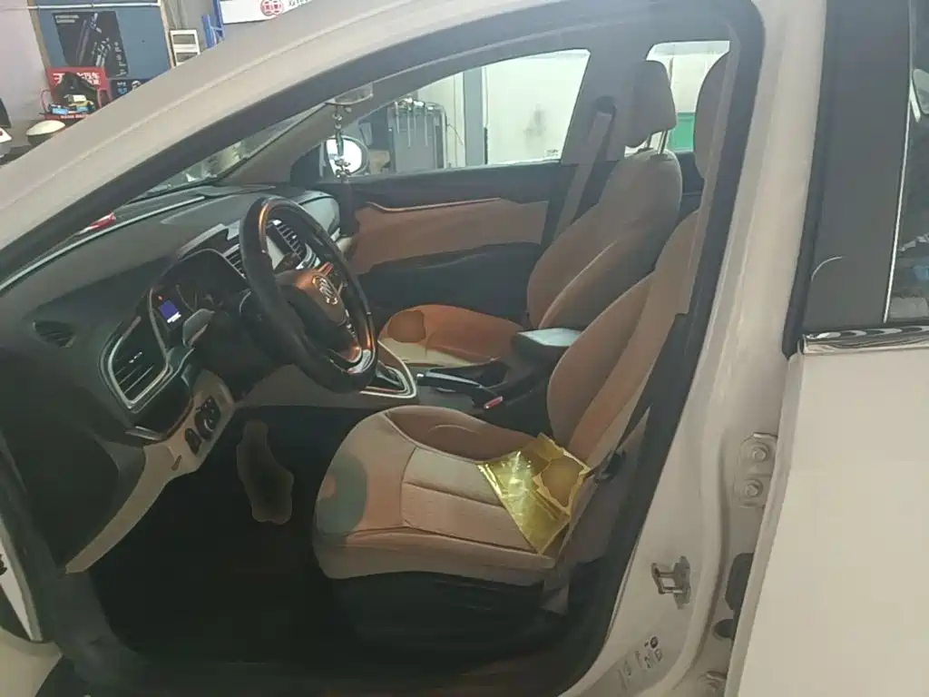 Buick Excelle — миниатюра 15