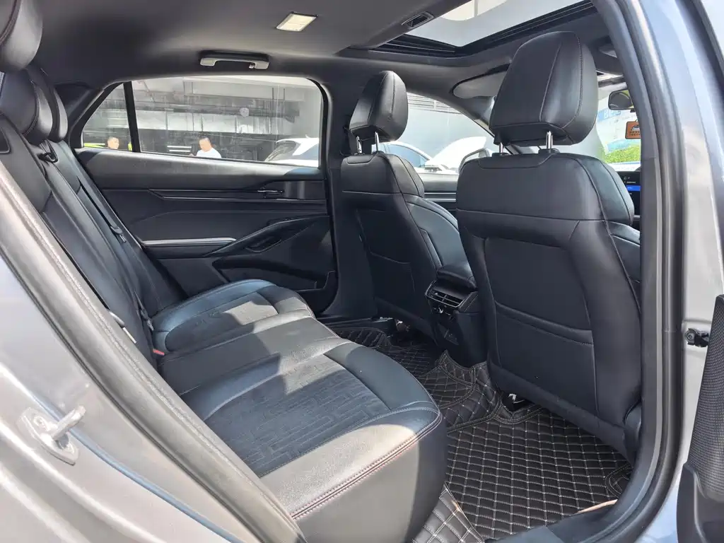 Ford Mondeo — миниатюра 10