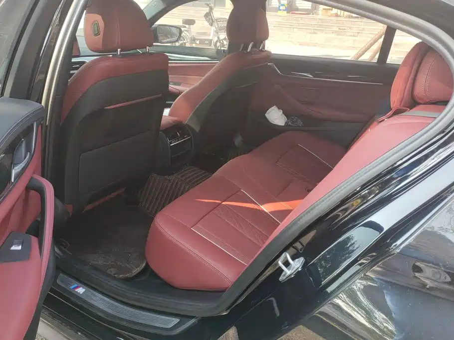 BMW 5 Series — миниатюра 11