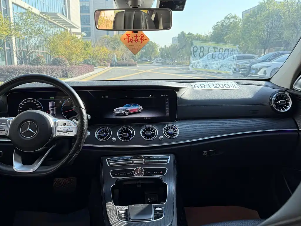 MERCEDES-BENZ E CLASS