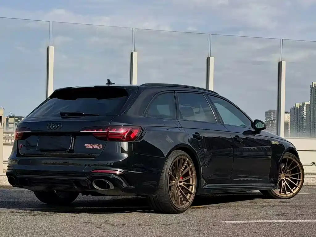 Audi RS 4 — миниатюра 3