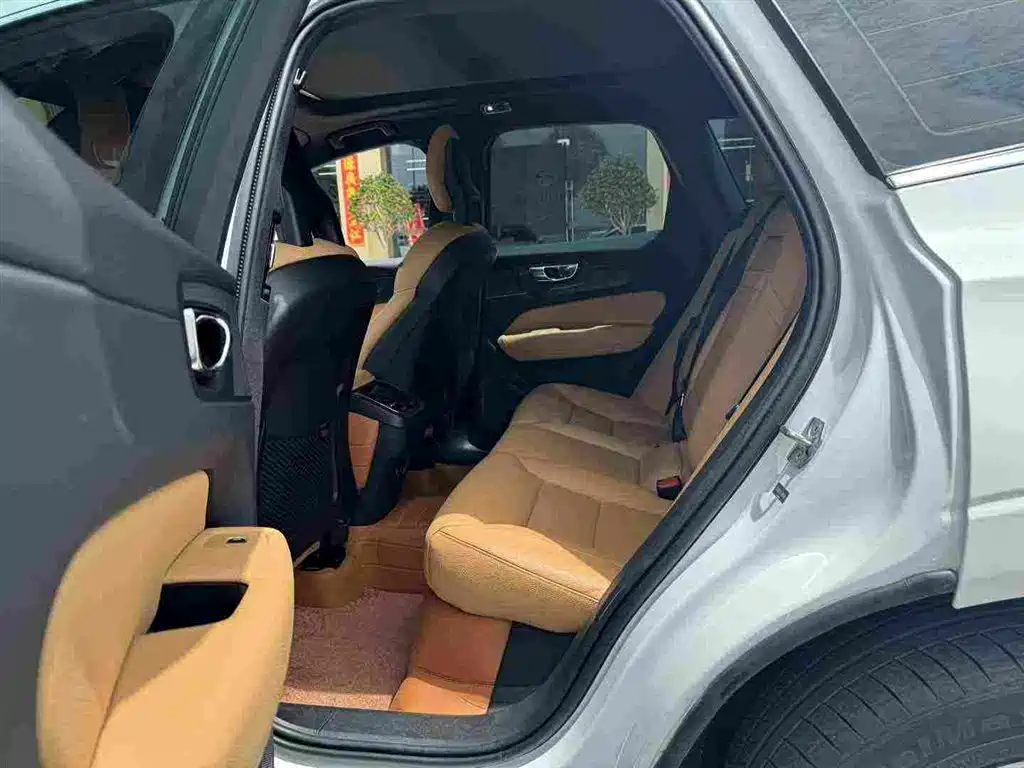 Volvo XC60 2018 T5 Luxury