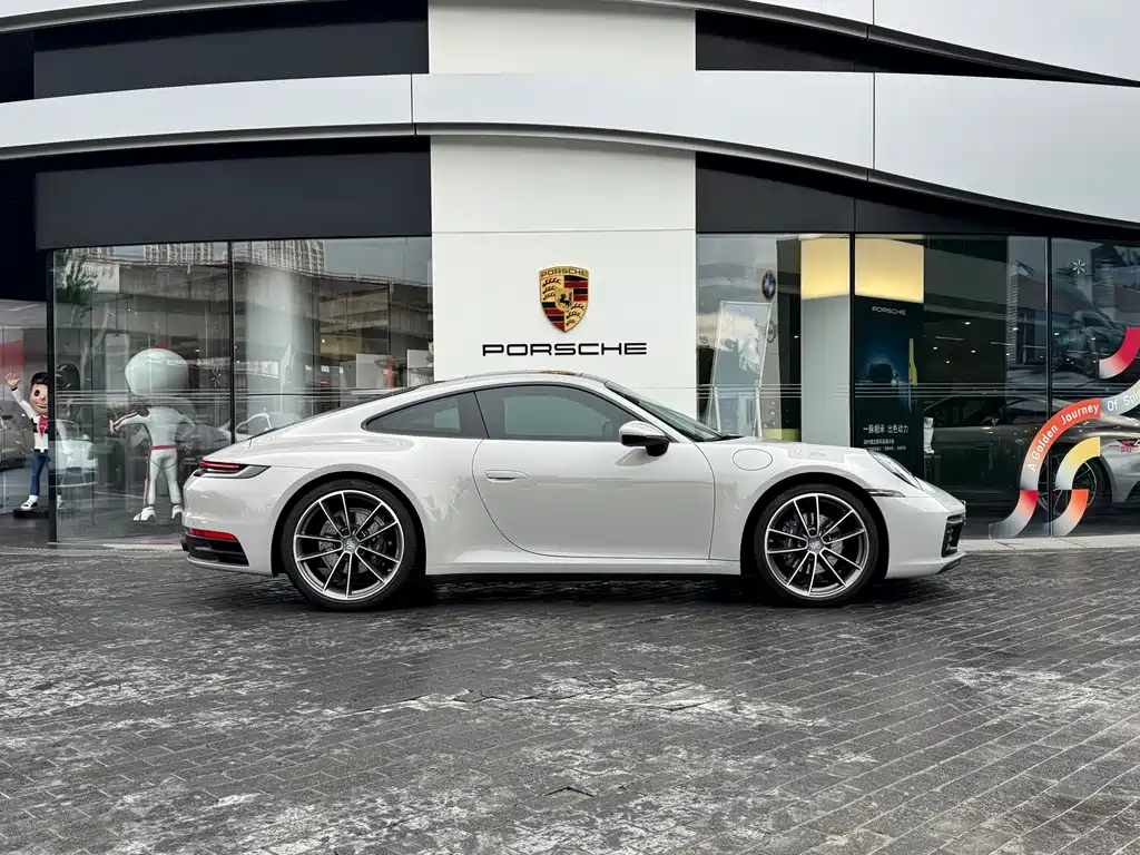 Porsche 911 2023 Carrera 3.0T