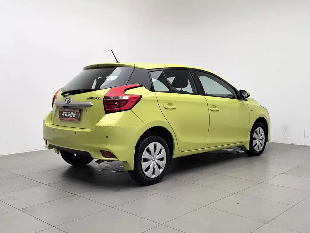 Toyota Yaris L — миниатюра 2