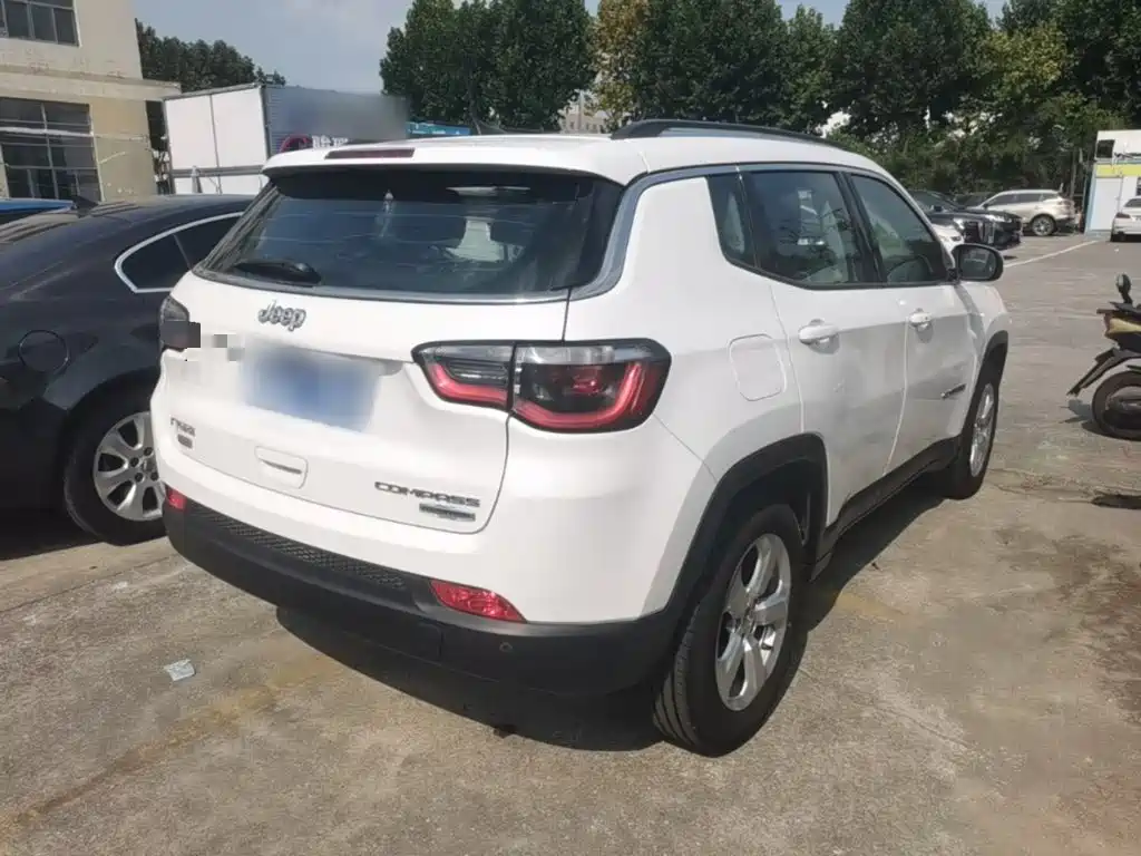 Jeep Compass — миниатюра 7