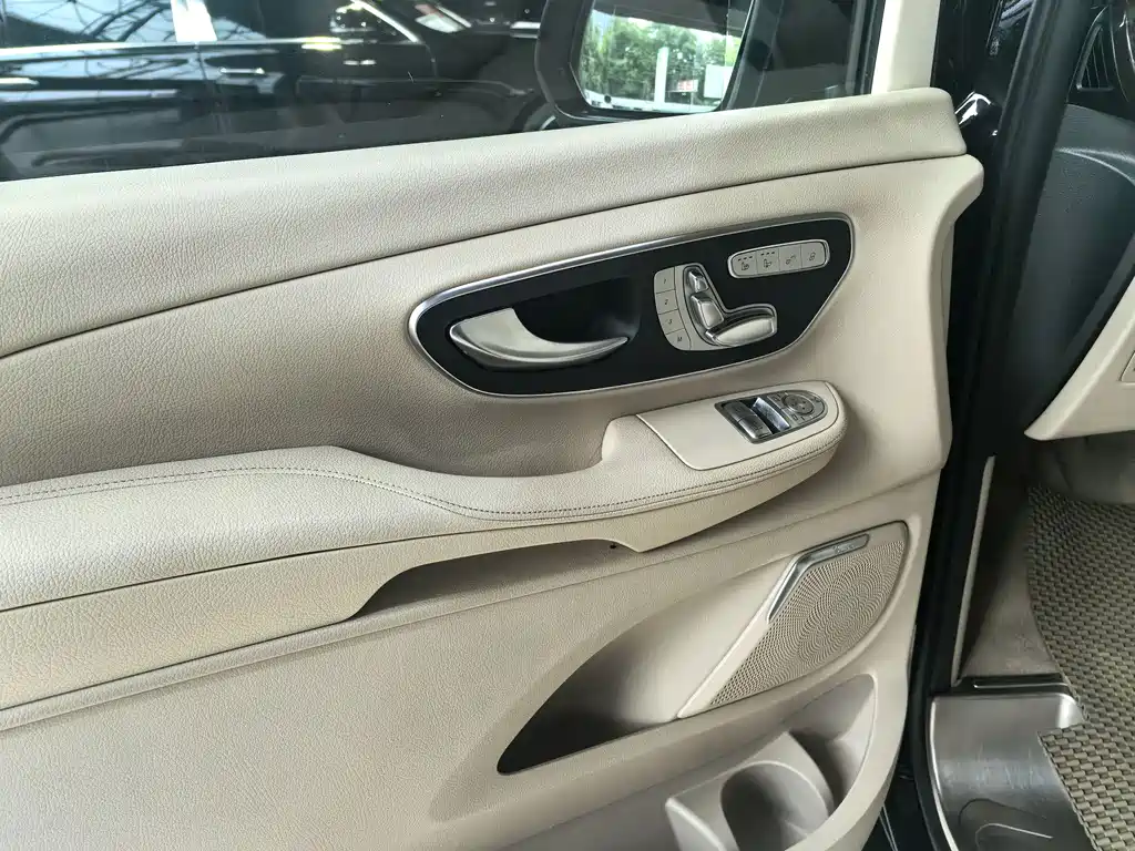 Mercedes-Benz V-Class — миниатюра 4