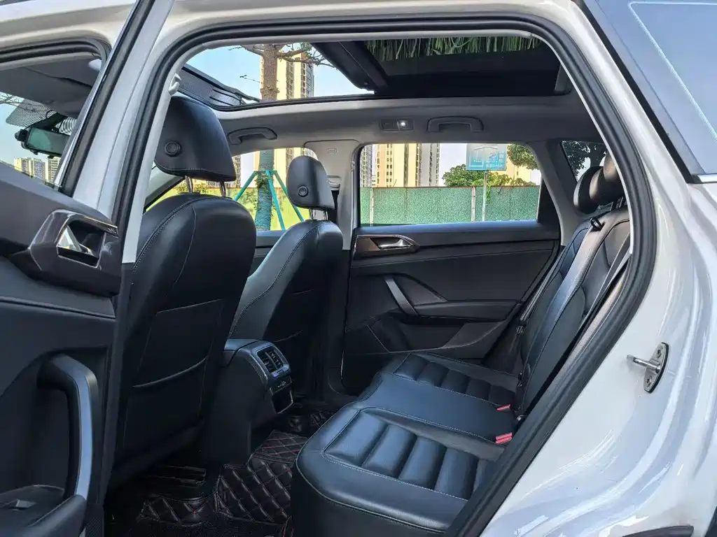 Volkswagen Tharu — миниатюра 5