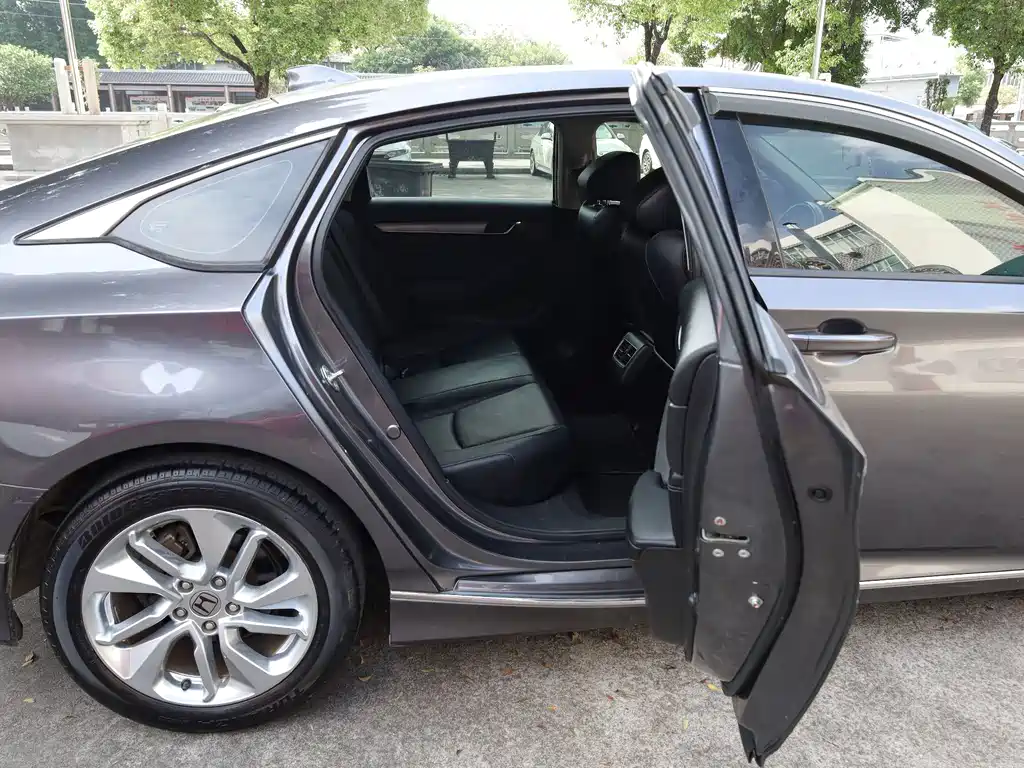 Honda Accord — миниатюра 19