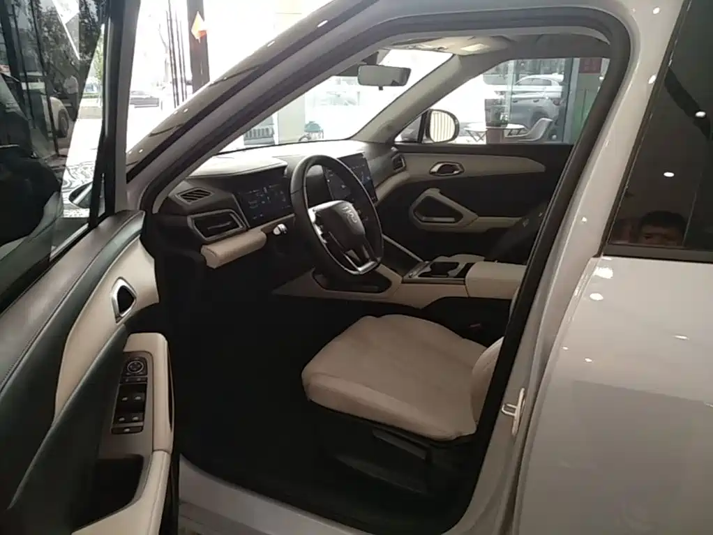 BYD Yuan UP — миниатюра 16