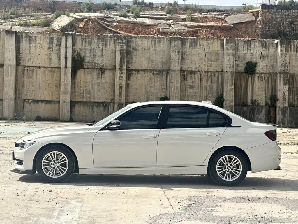 BMW 3 Series — миниатюра 3