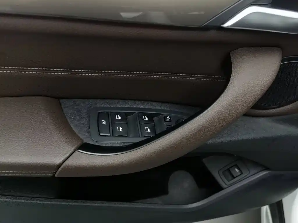 BMW X1 — миниатюра 9