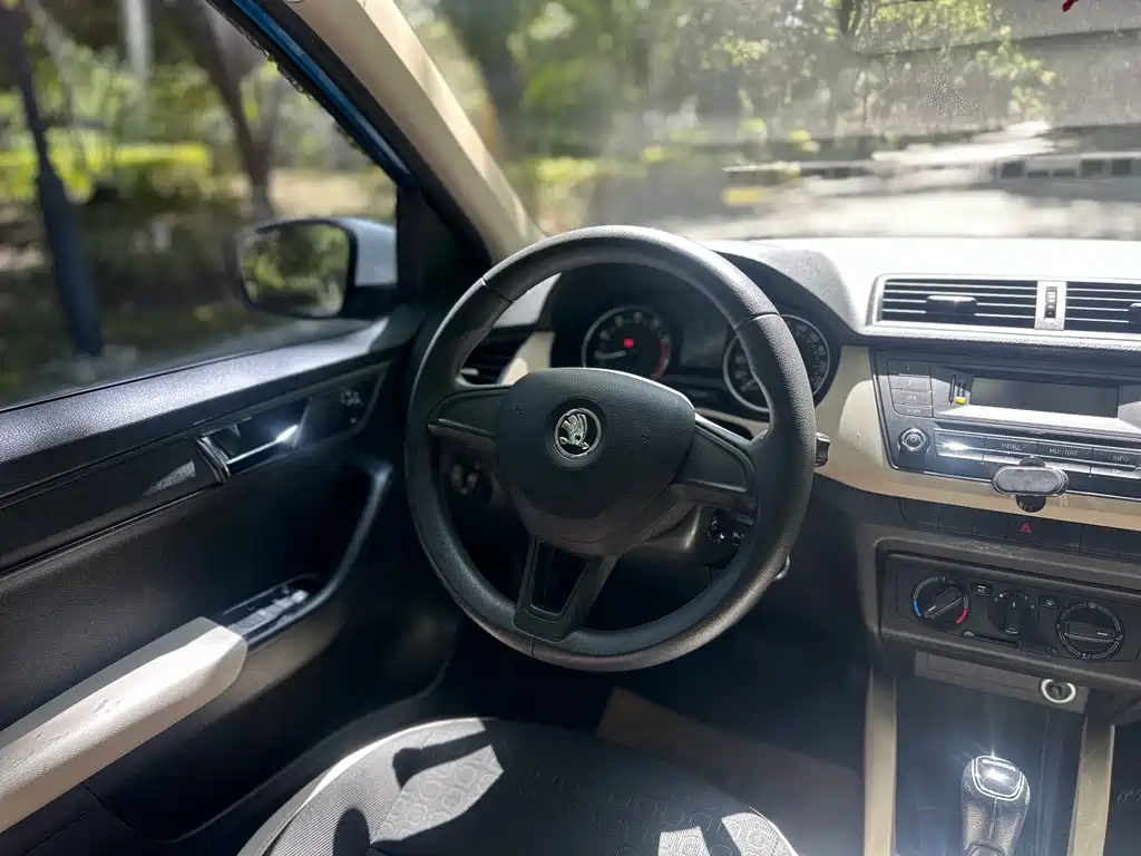 Skoda Fabia — миниатюра 10