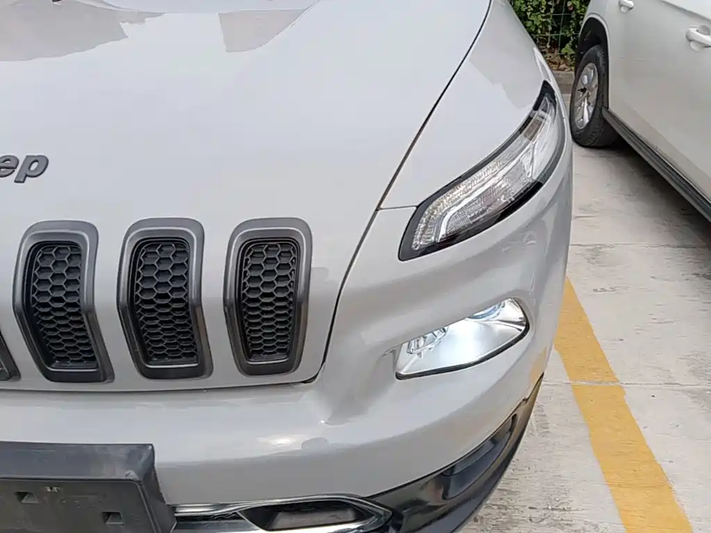 Jeep Cherokee — миниатюра 24