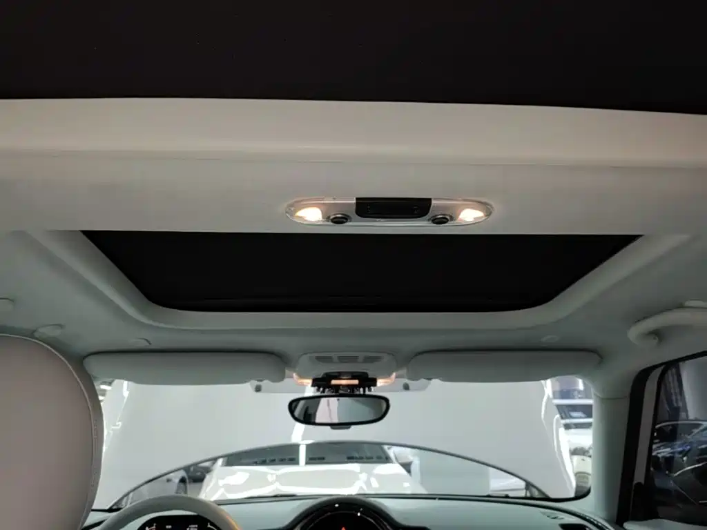 MINI Mini Clubman — миниатюра 18
