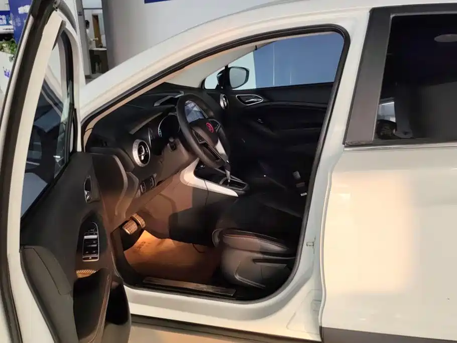 BYD Yuan — миниатюра 9