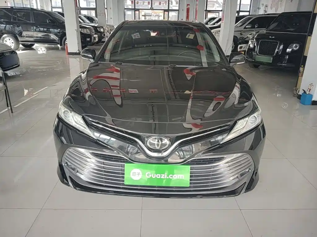 Toyota Camry — миниатюра 3