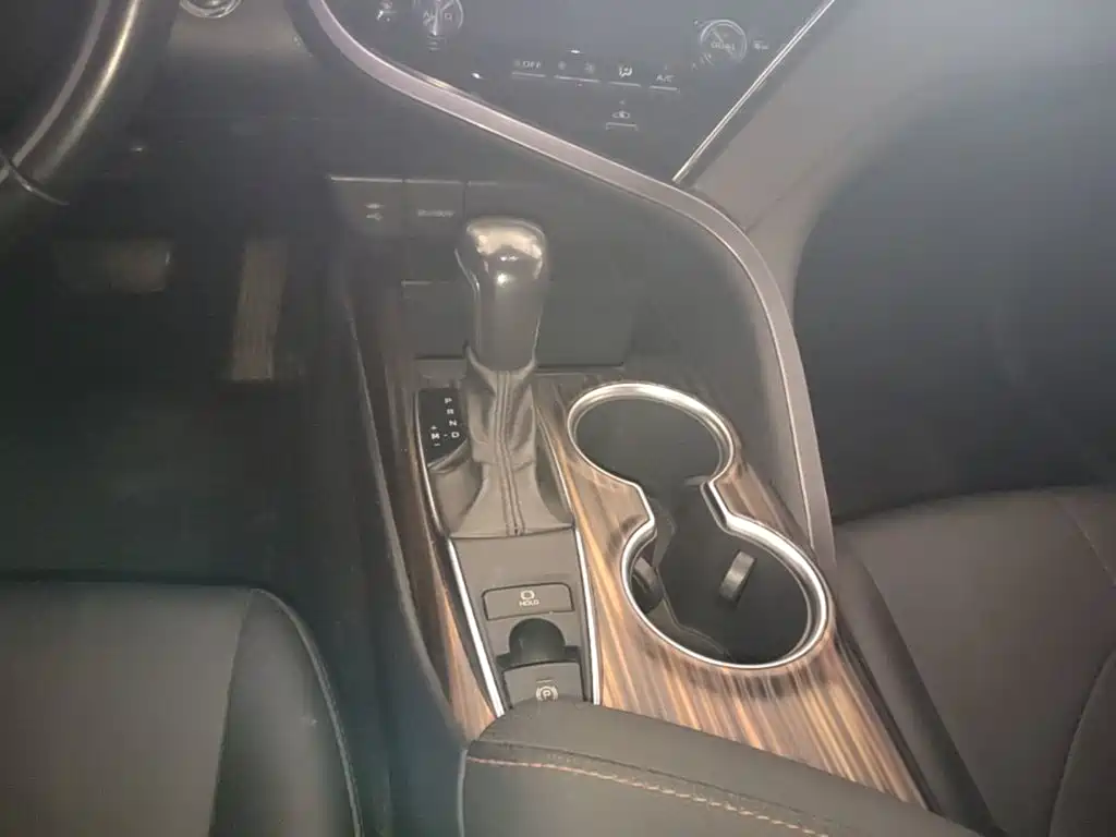 Toyota Camry — миниатюра 14