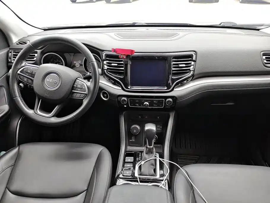 Jeep Grand Commander — миниатюра 12