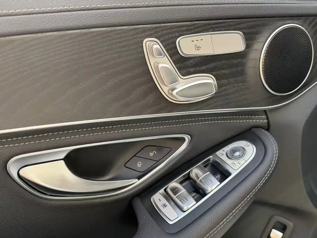 Mercedes-Benz C-Class — миниатюра 15