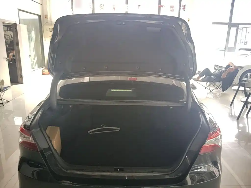 Toyota Camry — миниатюра 19