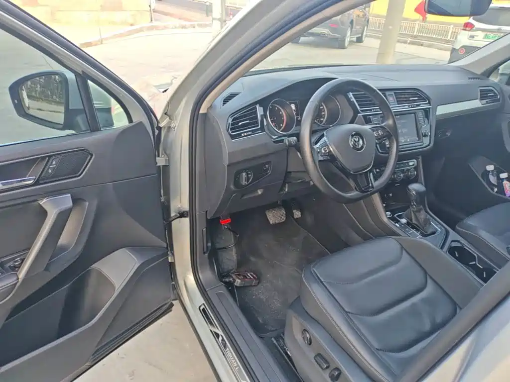 Volkswagen Tiguan L — миниатюра 16