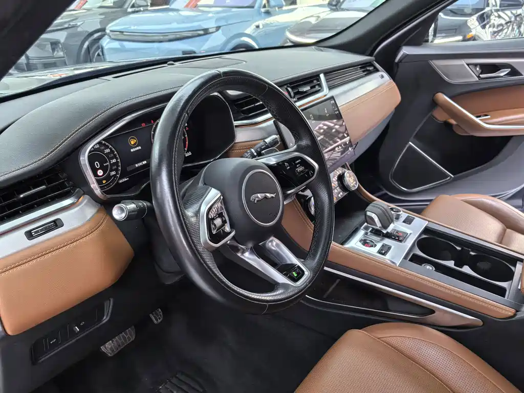 Jaguar F-PACE — миниатюра 6