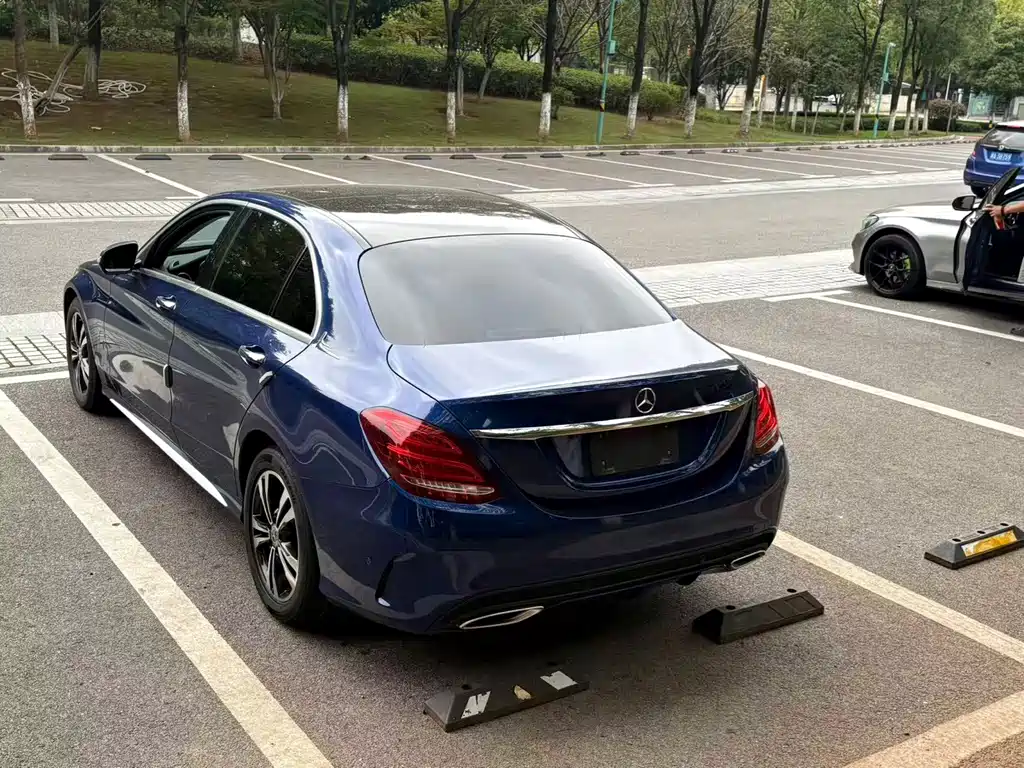 Mercedes-Benz C-Class — миниатюра 11