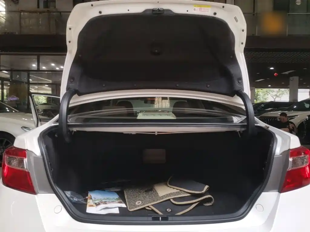 Toyota Camry — миниатюра 19