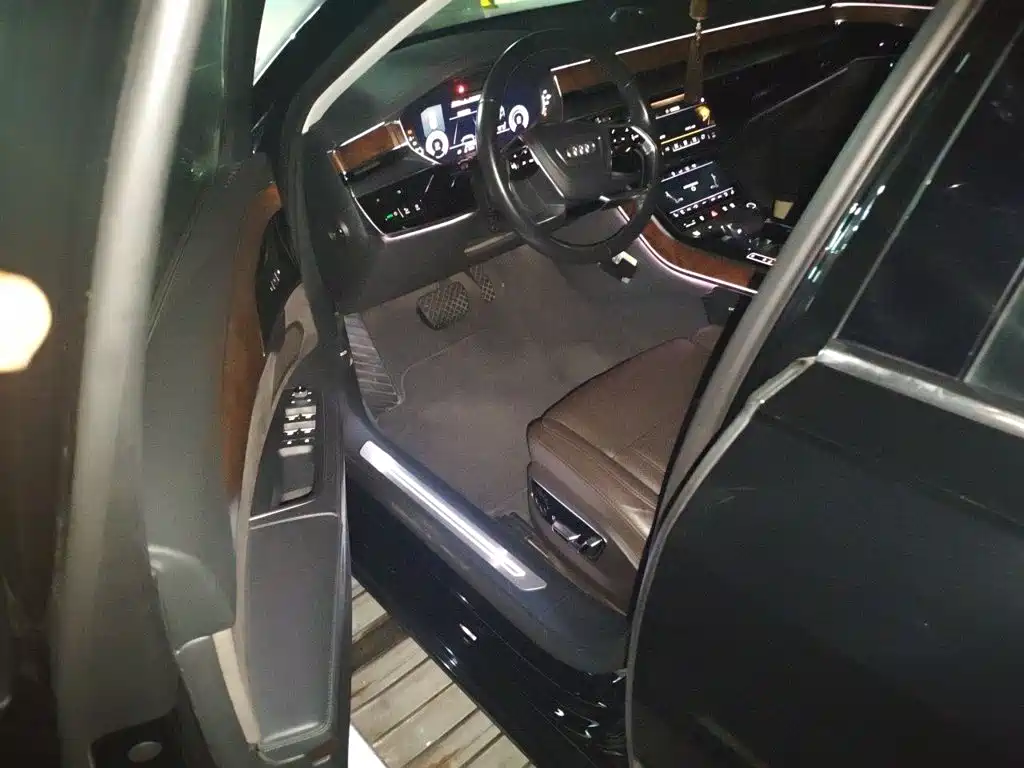 Audi A8 — миниатюра 14
