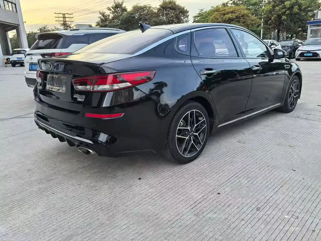 Kia K5 - фото 4