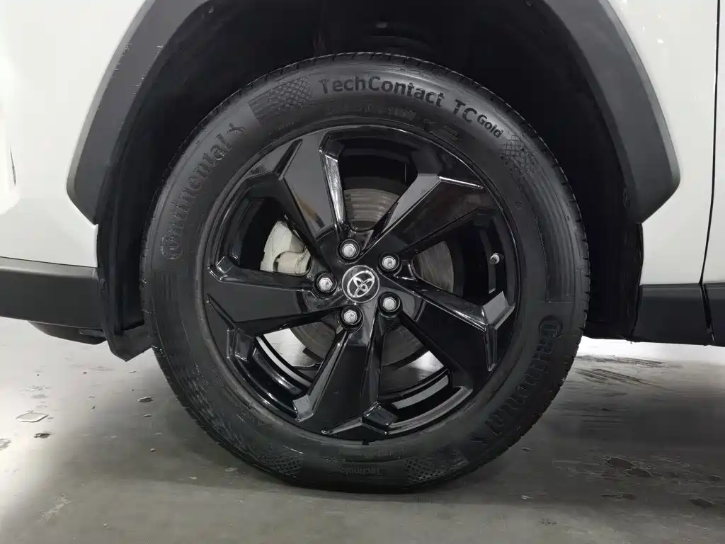 Toyota RAV4 — миниатюра 17
