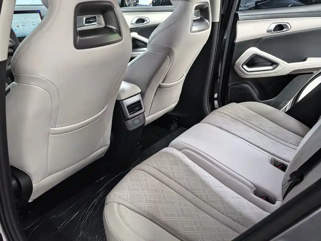 BYD Yuan UP — миниатюра 9