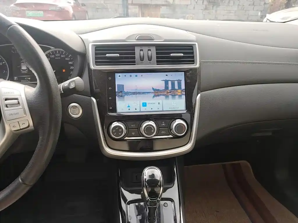 Nissan Tiida — миниатюра 13