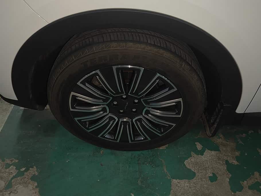 Jetour Jetour X70 PLUS 1.5 л 2024 г. Белый, пробег 14700 км