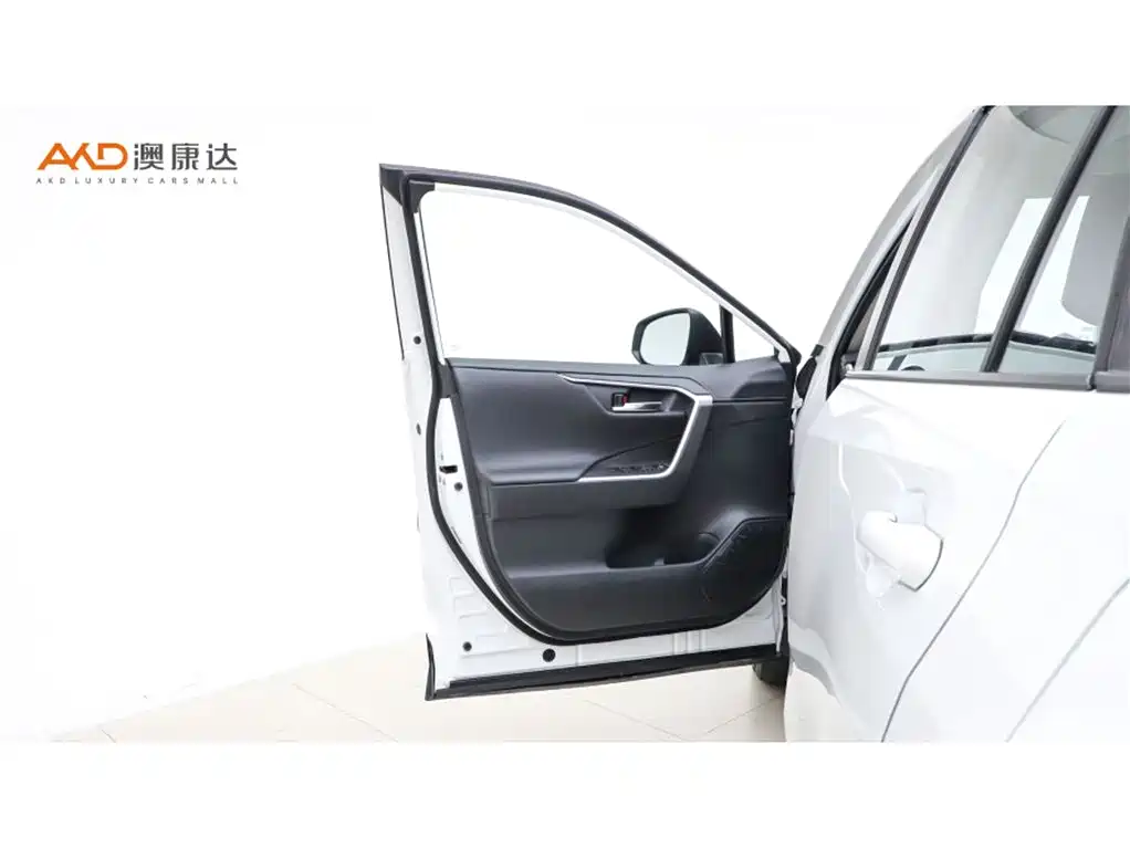 Toyota RAV4 — миниатюра 10