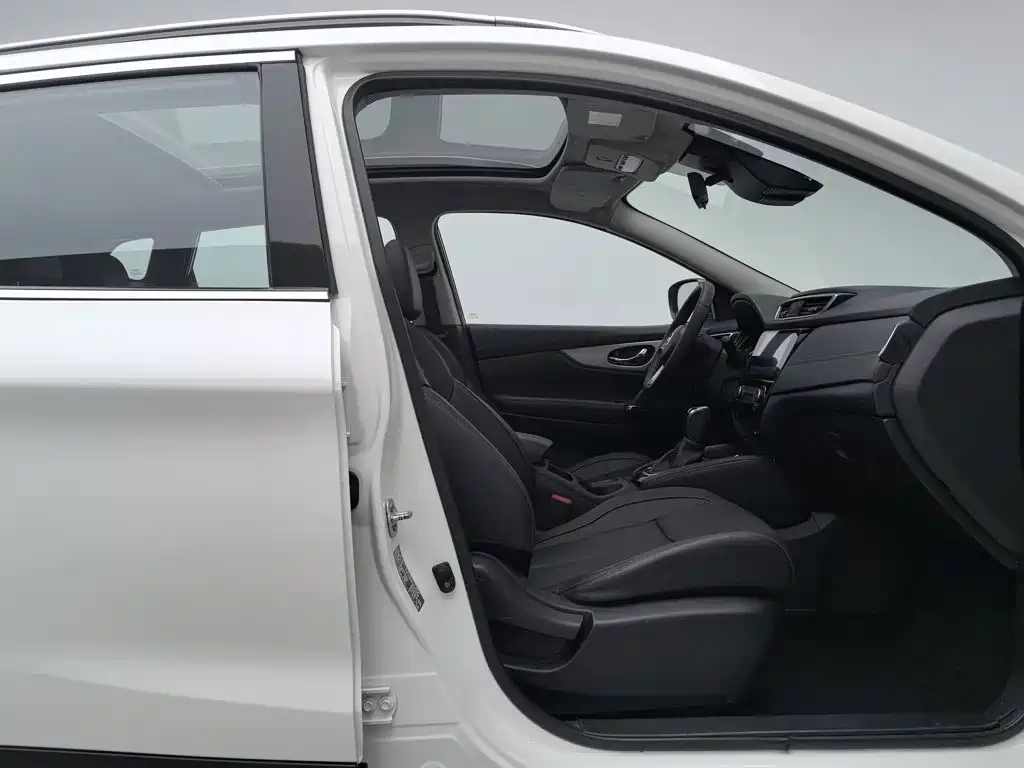 Nissan Qashqai — миниатюра 23