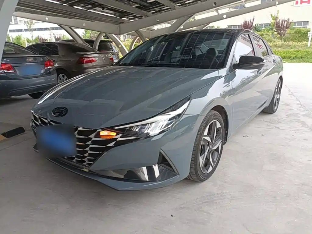 Hyundai Elantra 2021 1.5L CVT LUX Luxury