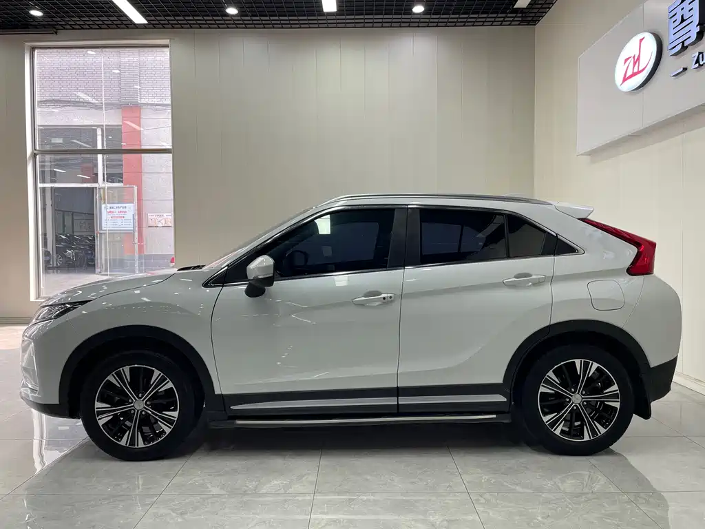 Mitsubishi Eclipse Cross — миниатюра 5